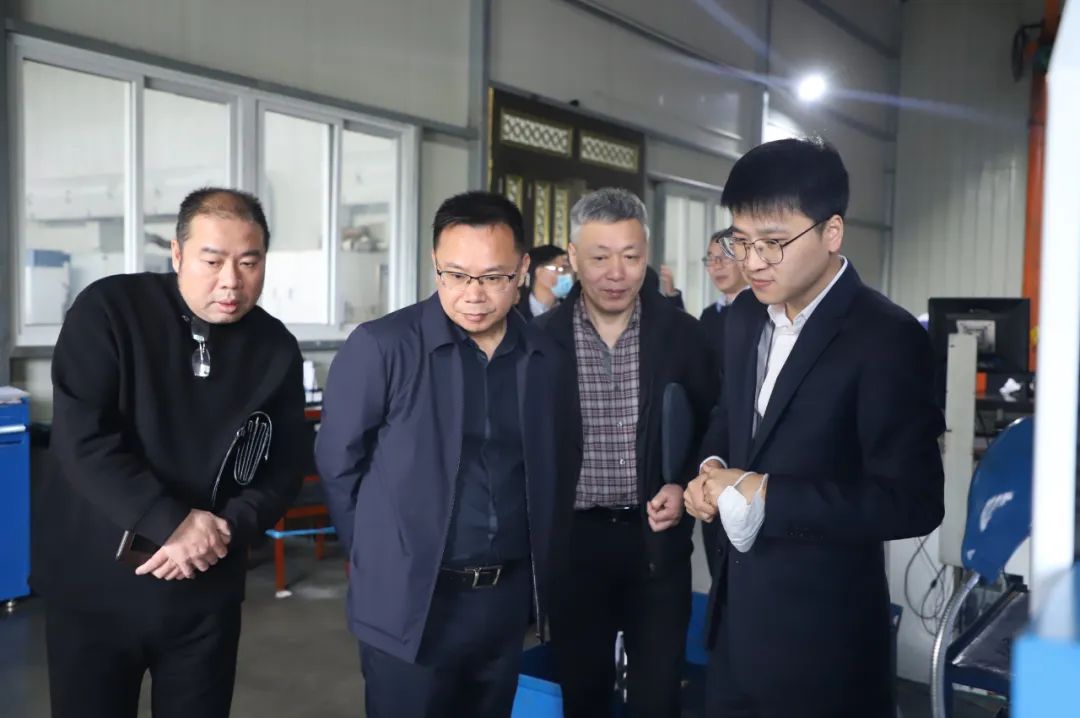 市人大常委会副主任吴功宜莅临星空体育官网科技开展企业“专精特新”调研
